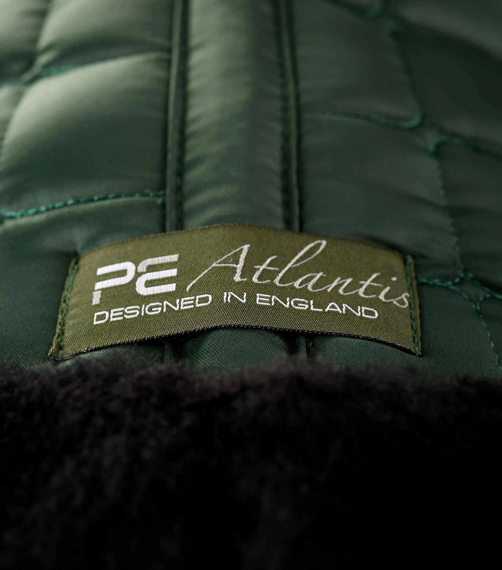 Atlantis CC Satin Wool GP/Jump Square Olive/Black Wool