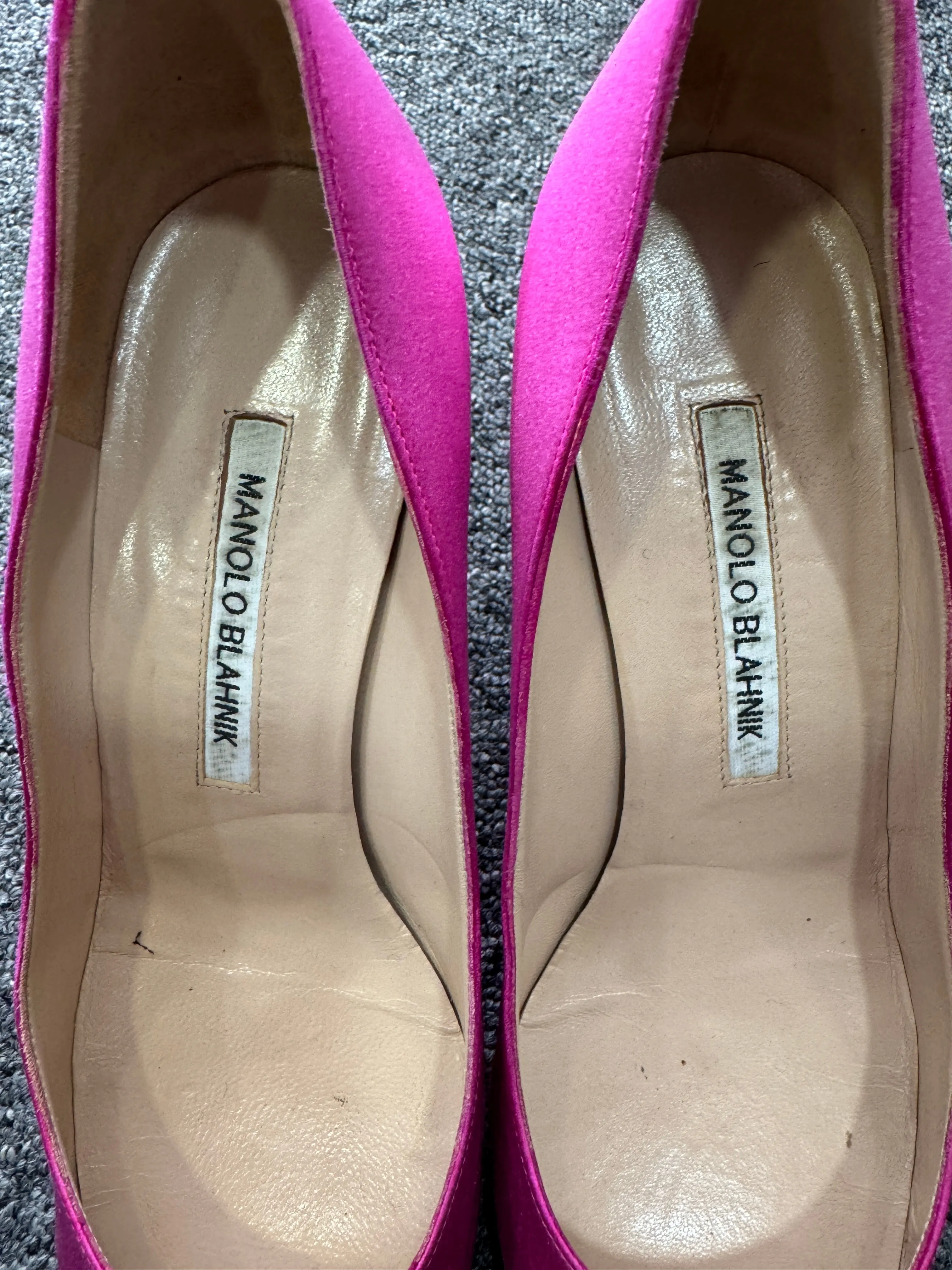 Manolo Blahnik Fuchsia Pink Satin Hangisi Jewel Buckle Pumps 90mm UK 6.5 EU 39.5 👠