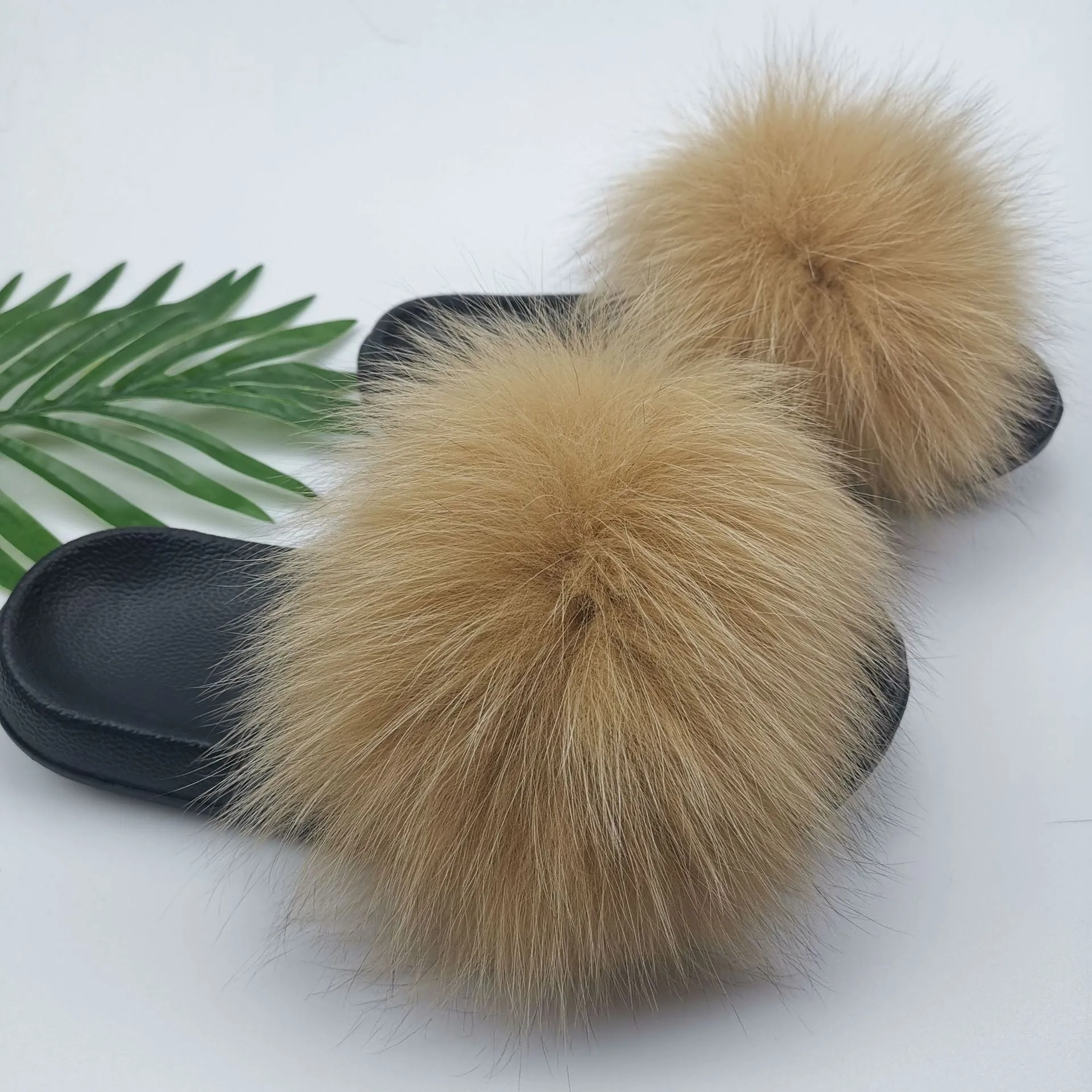 Women Summer Fluffy Faux Fur Outdoor Flip Flops